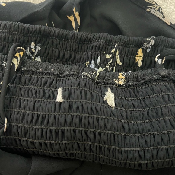 Abercrombie floral crop (“Faux Silk Ruched Cami”) - Picture 3 of 4